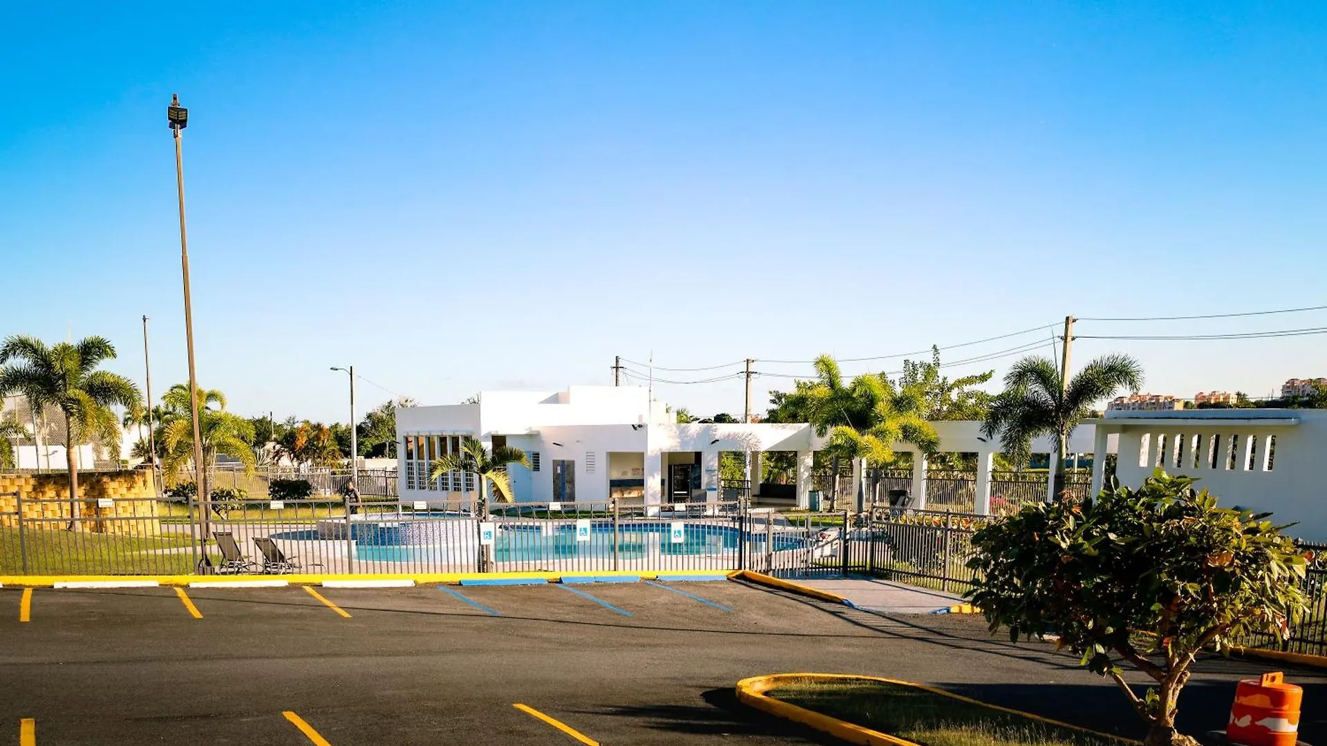 Fajardo Coastal Gem With Pool Access Apartment